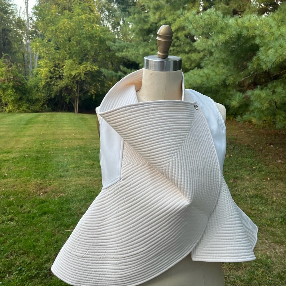Elegant White Sculptural Women's Blouse
